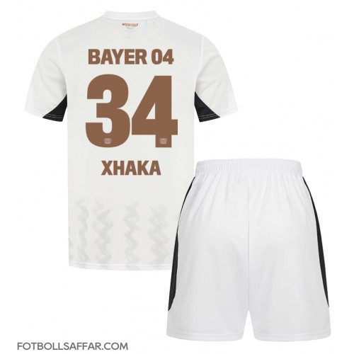 Bayer Leverkusen Granit Xhaka #34 Bortadräkt Barn 2024-25 Kortärmad (+ Korta byxor)
